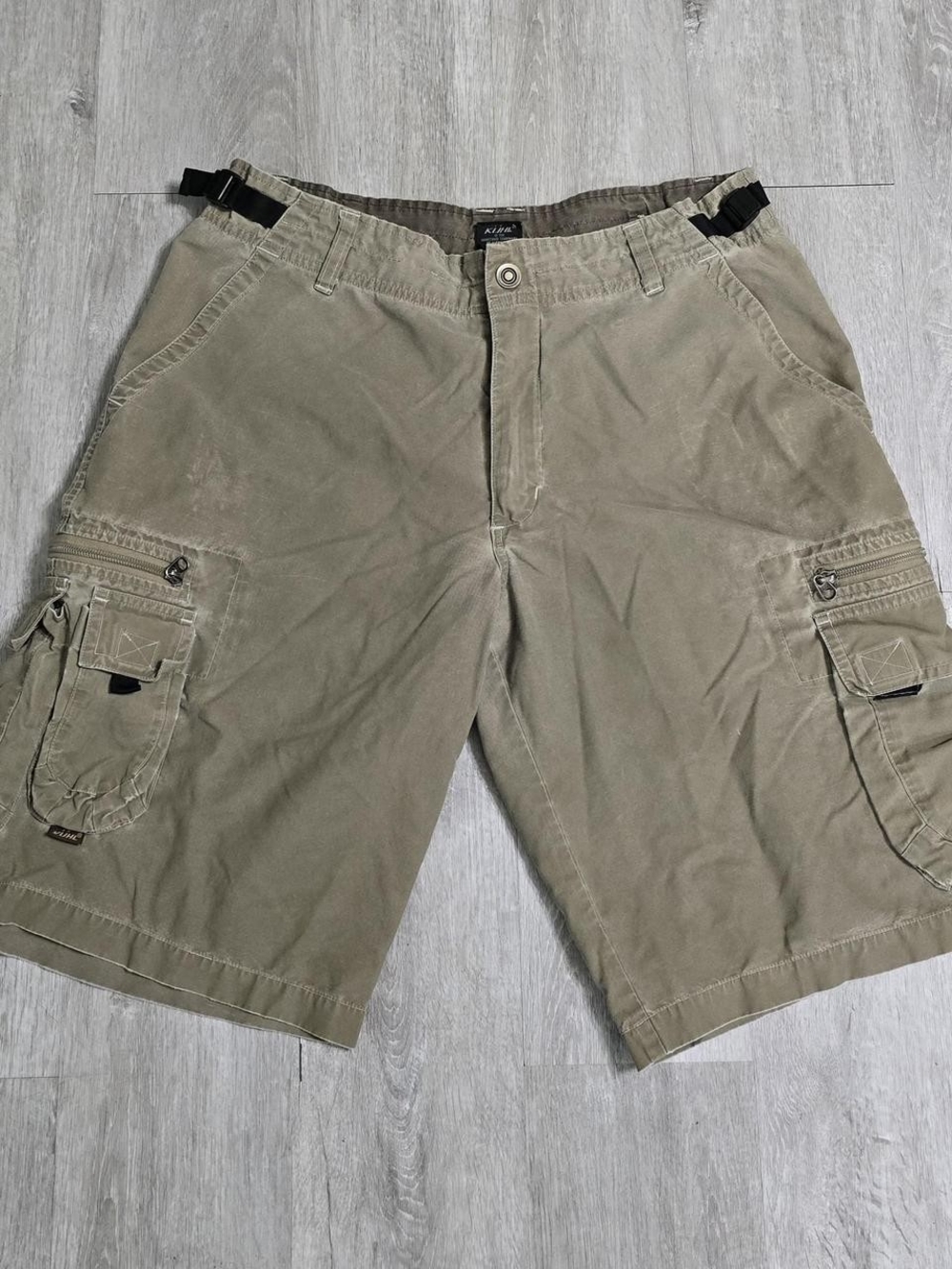 Kuhl Cargo Shorts Mens Khaki Outdoor Hiking KUHLdry Evaporative Comfort Medium